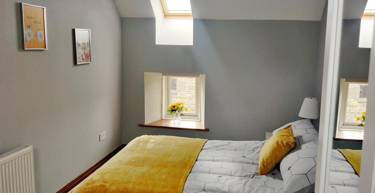 The Granary At Tinto Retreats, Biggar Is A Gorgeous 3 Bedroom Stone Cottage Wiston  Exterior photo